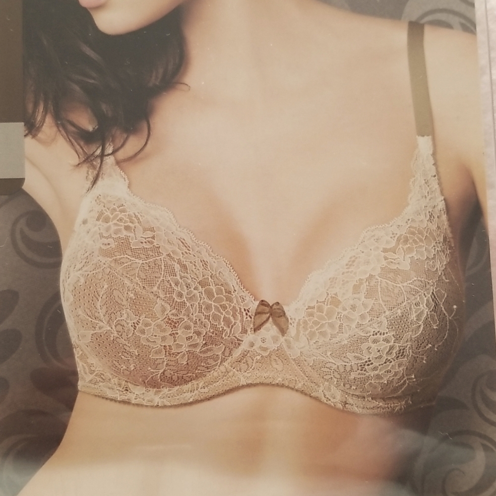 WonderBra chantilly lace bra